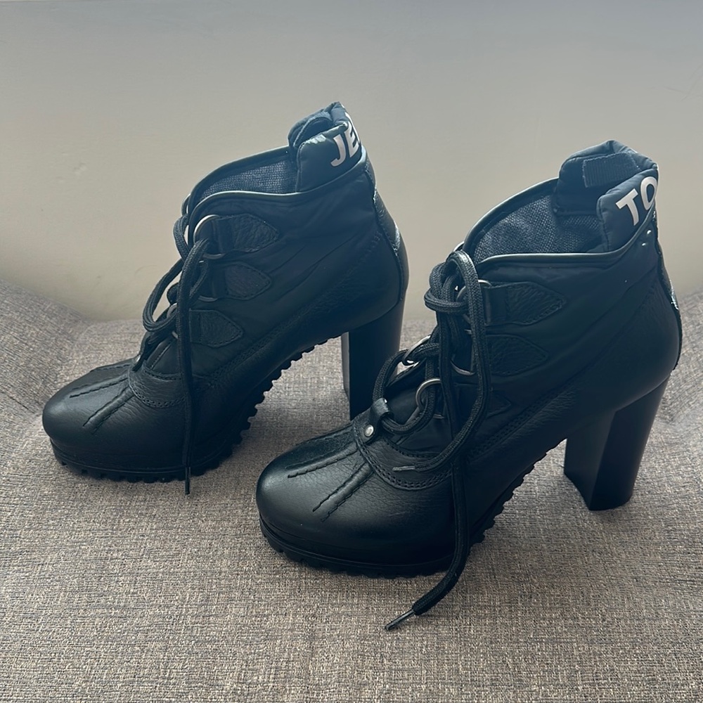 Black platform bootie